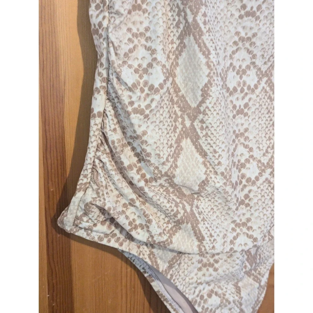 Kona Sol Women's L One Piece Swimsuit Square Neck Snakeskin Print Ruched